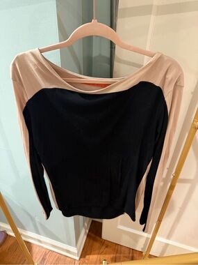 Feel The Piece Black Body with Beige Off-the-Shoulder Sweater